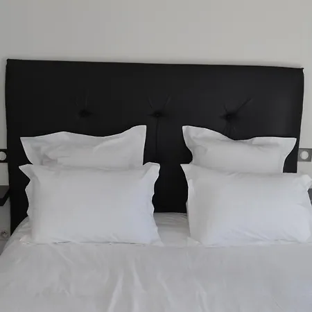 Bed & Breakfast La Petite Ecole Chez Etche 4*