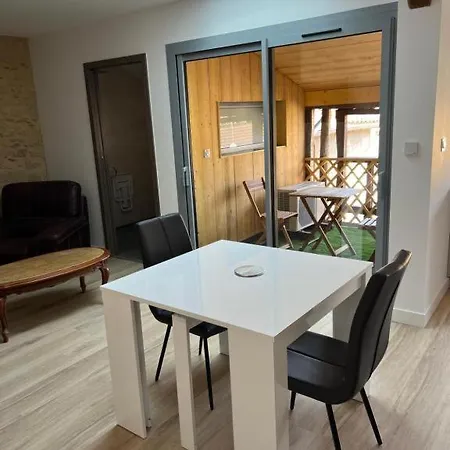 La Petite Ecole Chez Etche Oda ve Kahvaltı Marciac