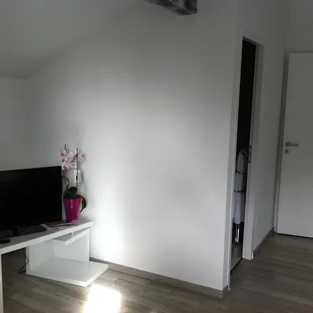 Couette-café La Petite Ecole 2*