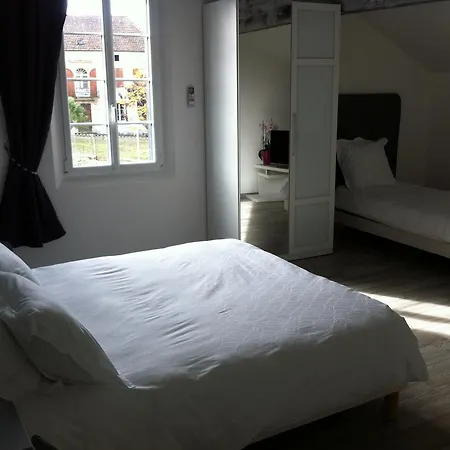 La Petite Ecole Bed & Breakfast 4*