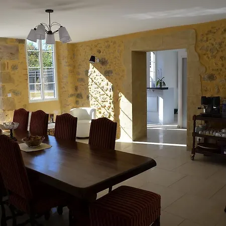 Bed & Breakfast La Petite Ecole Chez Etche 4*