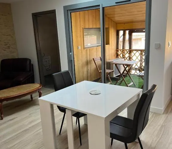 La Petite Ecole Chez Etche فندق مبيت وإفطار ماركياس