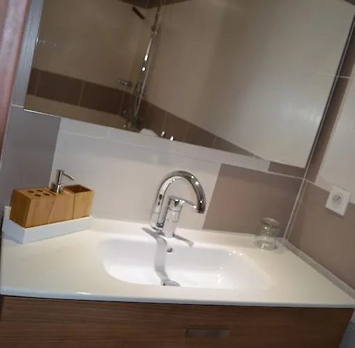 Oda ve Kahvaltı La Petite Ecole Chez Etche 4*